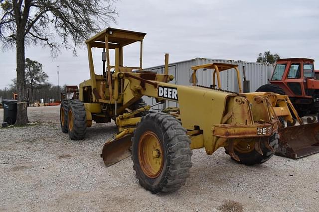 Image of John Deere 570A equipment image 1