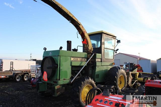 Image of John Deere 5720 equipment image 2