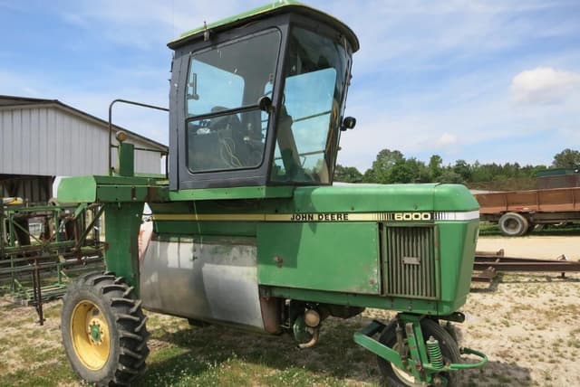 Image of John Deere 6000 equipment image 1