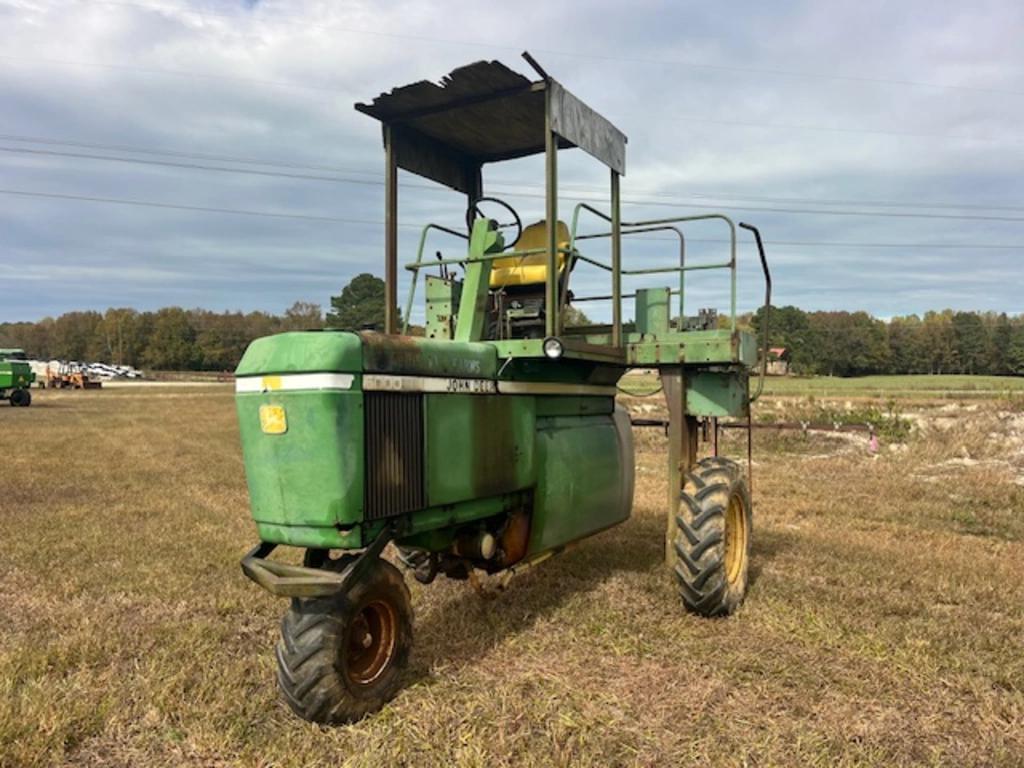 Image of John Deere E6000 Primary image