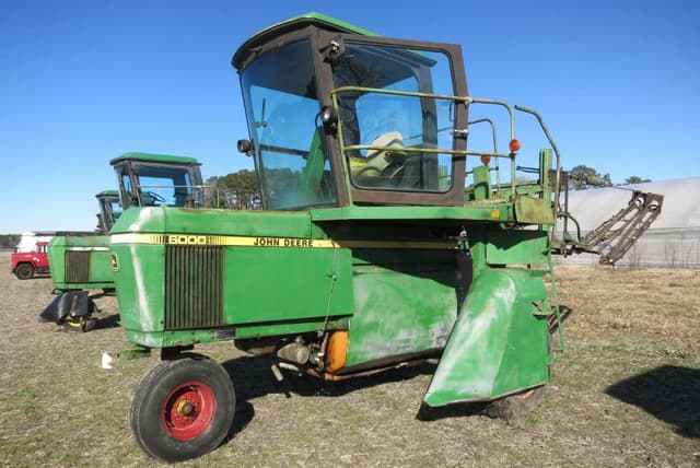 Image of John Deere 6000 equipment image 1