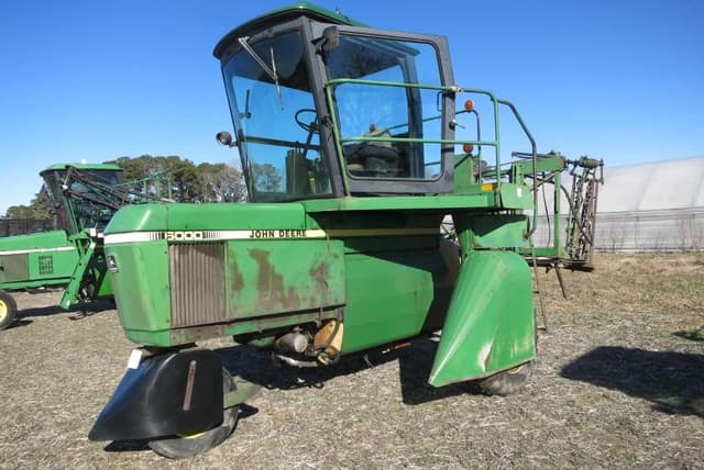 Image of John Deere 6000 equipment image 1