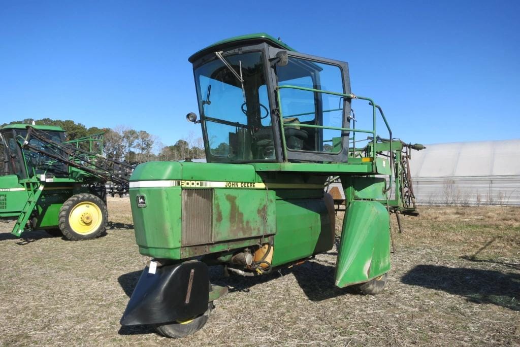 John Deere 6000 Equipment Image0