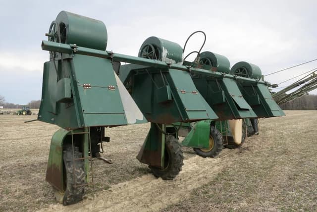 Image of John Deere 6000 equipment image 4