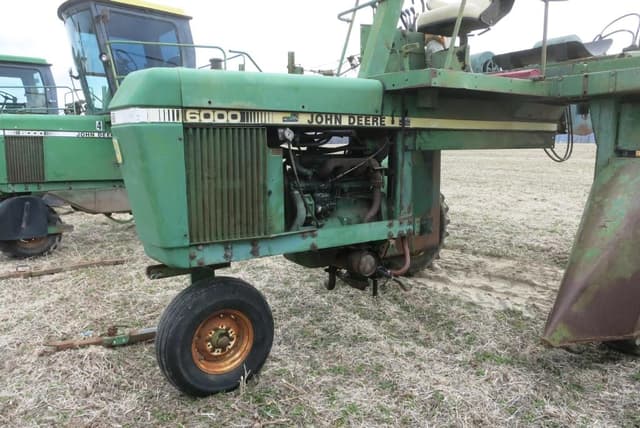Image of John Deere 6000 equipment image 1