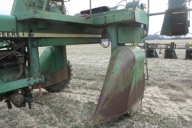 Image of John Deere 6000 equipment image 3