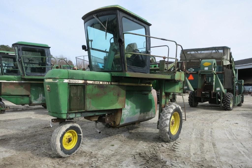 John Deere 6000 Equipment Image0
