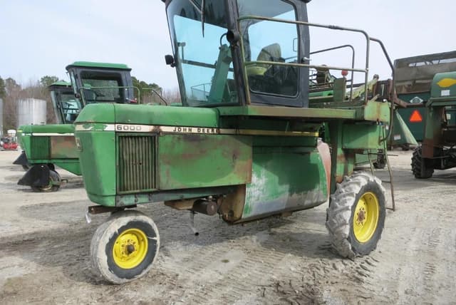 Image of John Deere 6000 equipment image 1