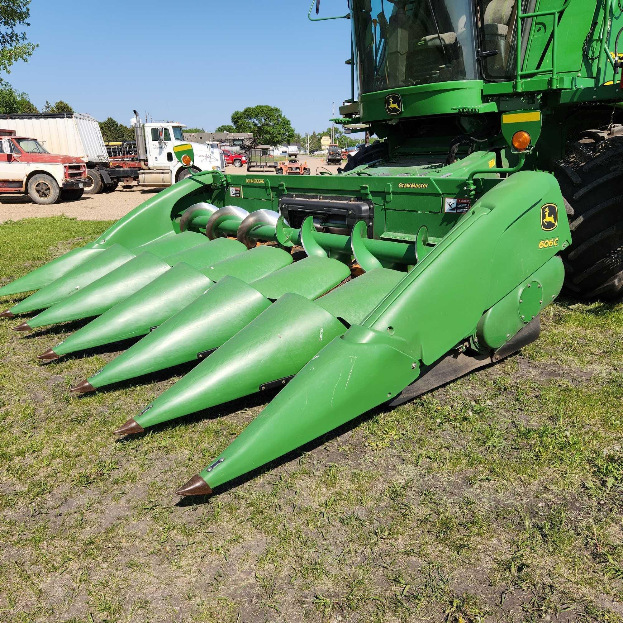 Main image John Deere 606C