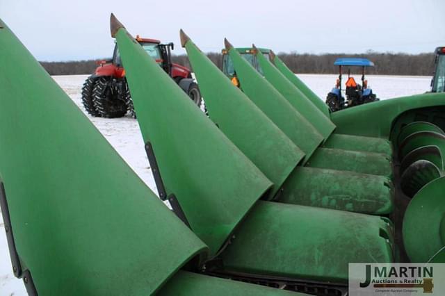 Image of John Deere 606C equipment image 4