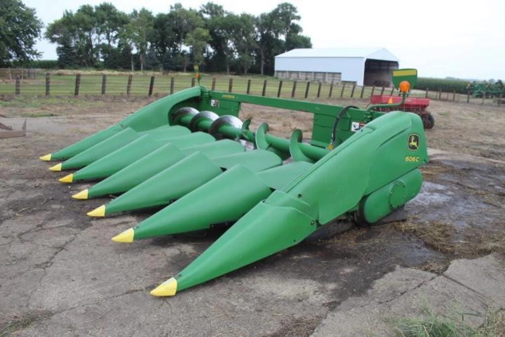 John Deere 606C Equipment Image0