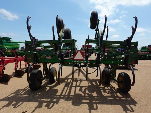 Image of John Deere 610 equipment image 3
