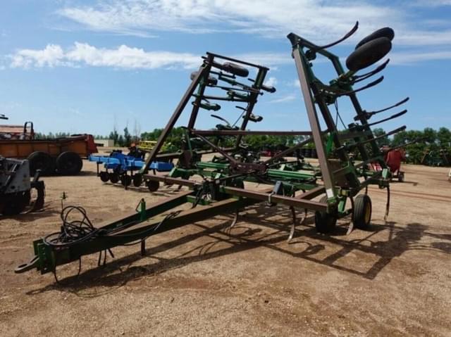 Image of John Deere 610 equipment image 1
