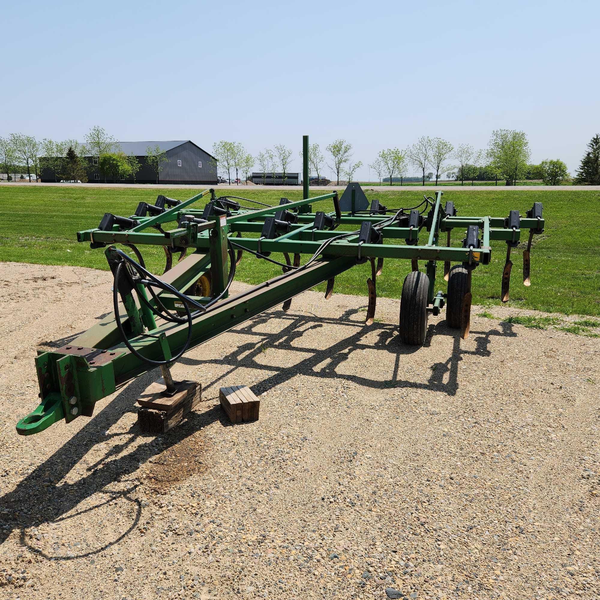 Main image John Deere 610