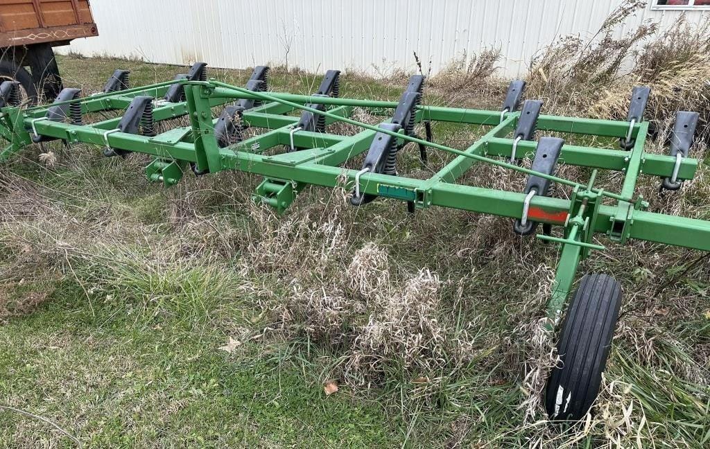 Main image John Deere 610