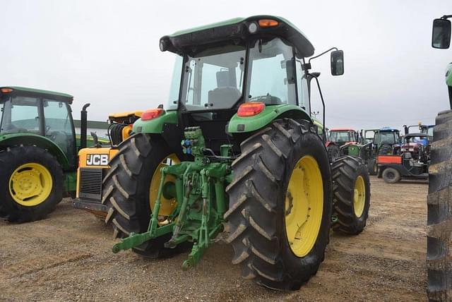 Image of John Deere 6105D equipment image 2