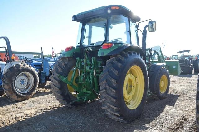 Image of John Deere 6105D equipment image 2