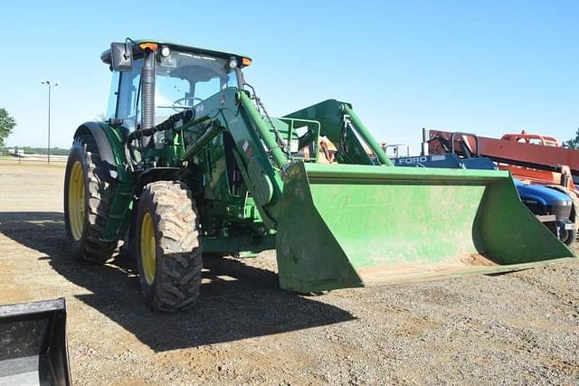Image of John Deere 6105D equipment image 3