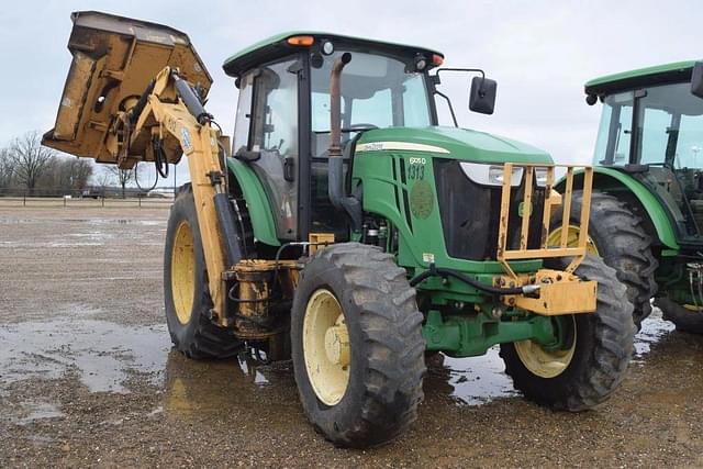 Image of John Deere 6105D equipment image 3