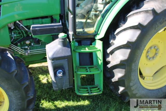 Image of John Deere 6105E equipment image 4