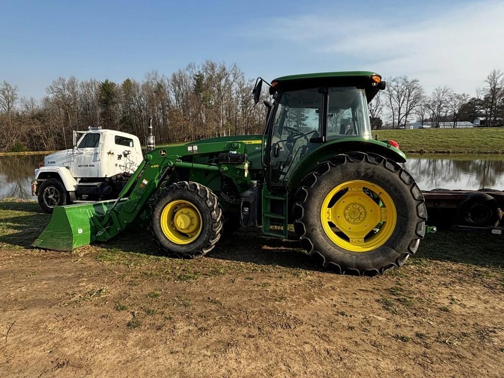 John Deere 6105E Equipment Image0