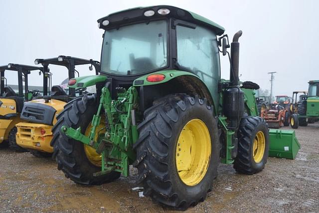 Image of John Deere 6110R equipment image 2