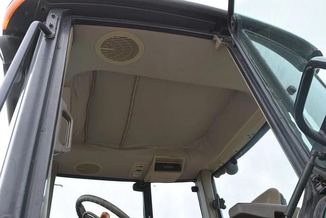 Image of John Deere 6115M equipment image 4