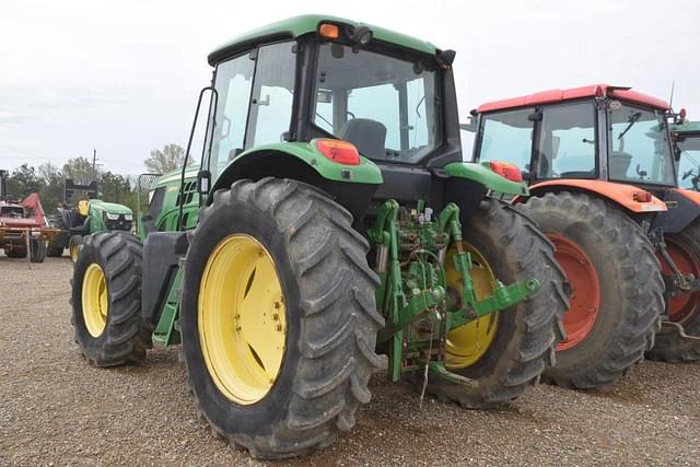 Image of John Deere 6115M equipment image 1
