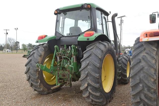 Image of John Deere 6115M equipment image 2
