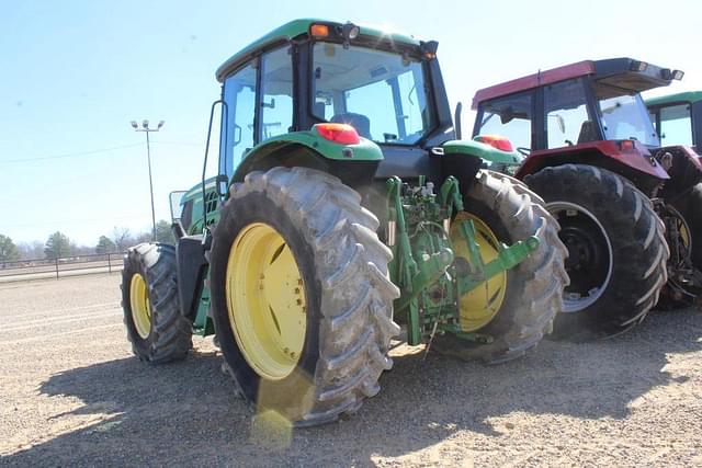 Image of John Deere 6115M equipment image 1