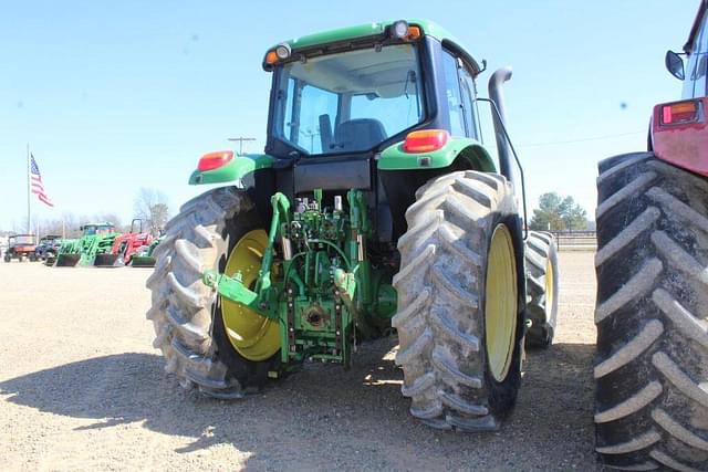 Image of John Deere 6115M equipment image 2