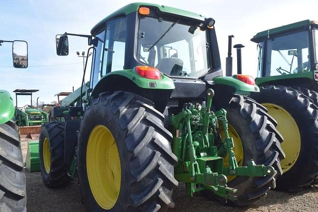 Image of John Deere 6115M equipment image 1