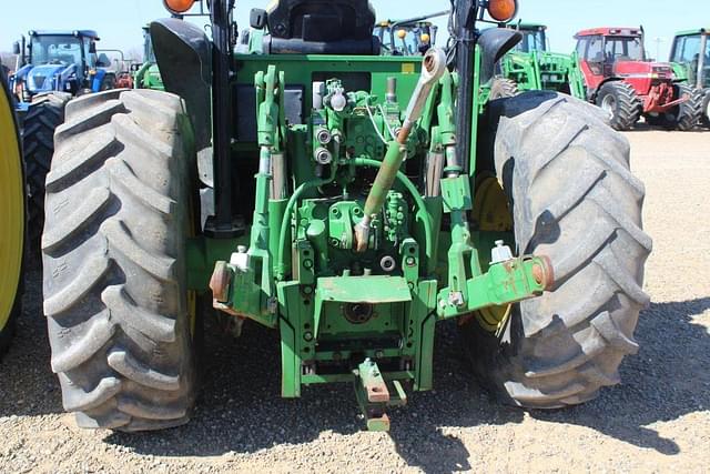 Image of John Deere 6115M equipment image 4