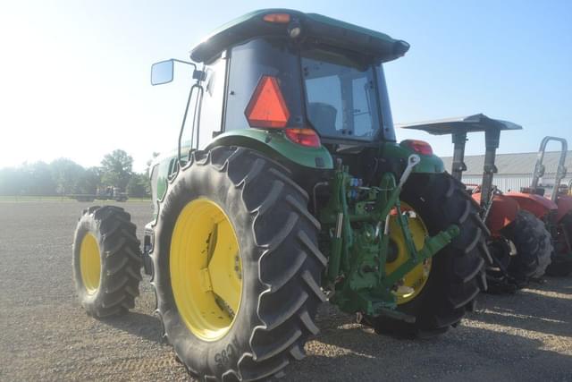 Image of John Deere 6120E equipment image 1