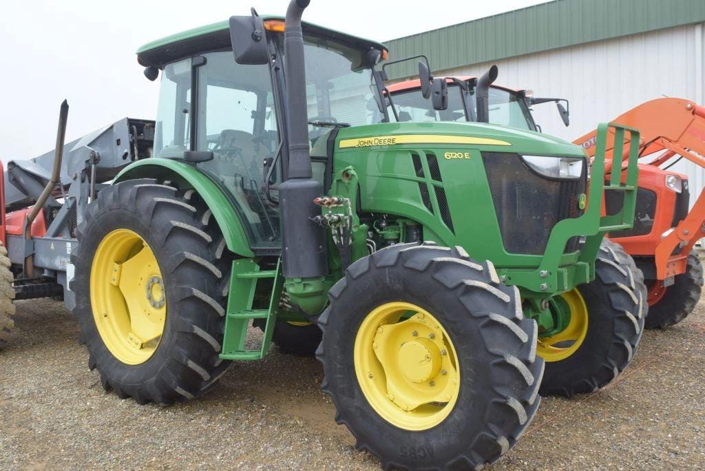 Main image John Deere 6120E