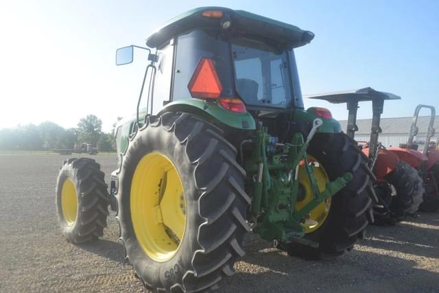 Image of John Deere 6120E equipment image 1