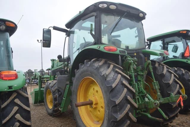 Image of John Deere 6120R equipment image 1