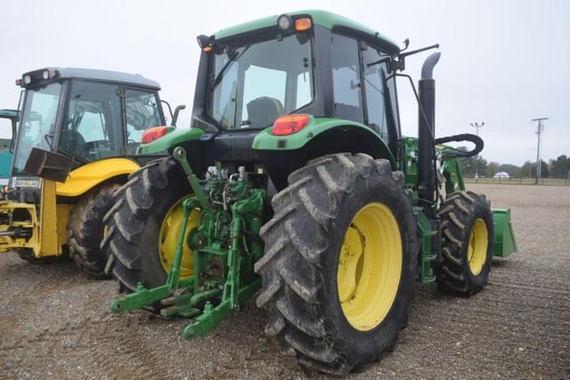 Image of John Deere 6125M equipment image 2