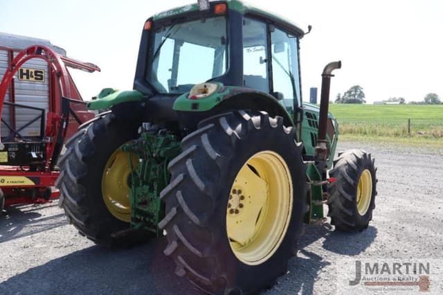 Image of John Deere 6125M equipment image 2