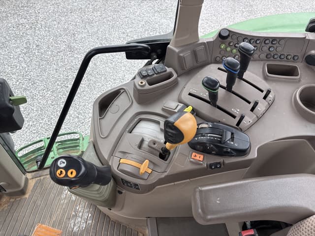 Image of John Deere 6155M equipment image 1