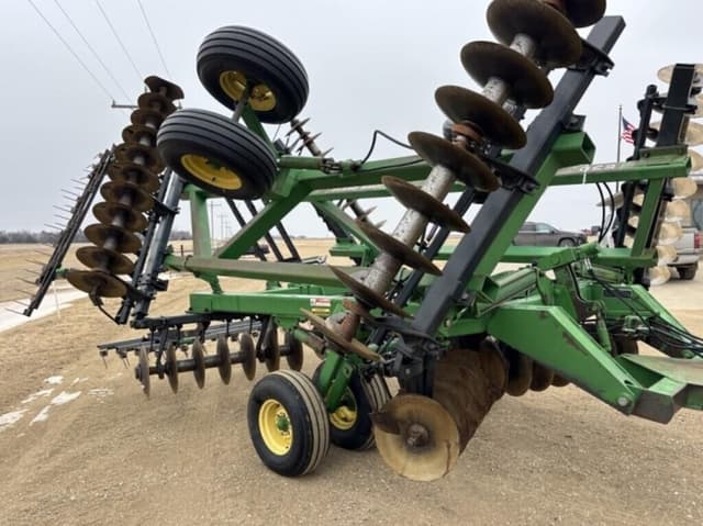 Image of John Deere 630 equipment image 1