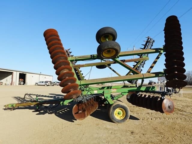 Image of John Deere 630 equipment image 1