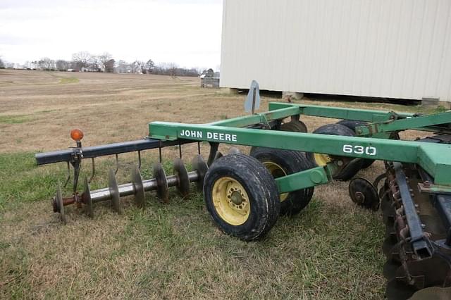 Image of John Deere 630 equipment image 3