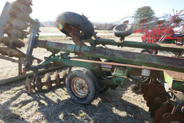 Image of John Deere 630 equipment image 3