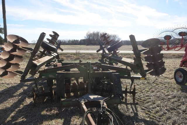 Image of John Deere 630 equipment image 2