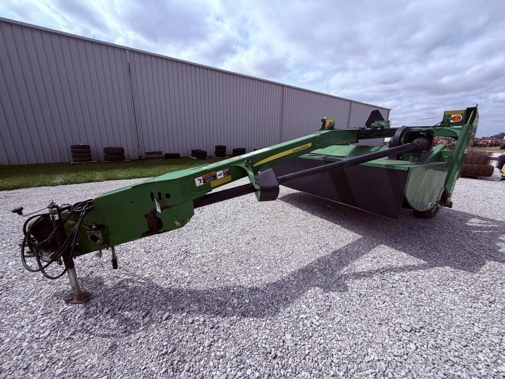 John Deere 630 Equipment Image0