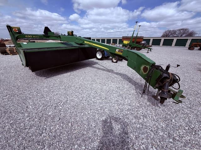 Image of John Deere 630 equipment image 3