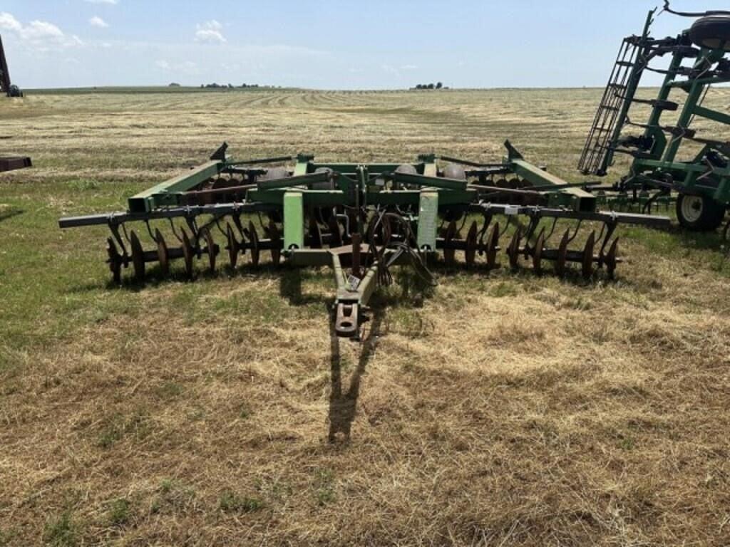 Image of John Deere 630 Primary image