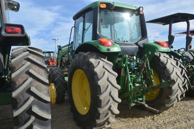 Image of John Deere 6330 equipment image 1