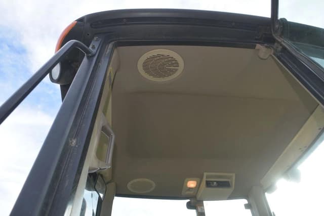 Image of John Deere 6330 equipment image 4